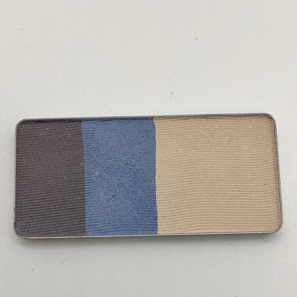 AVEDA Eyeshadow - Blue Dawn